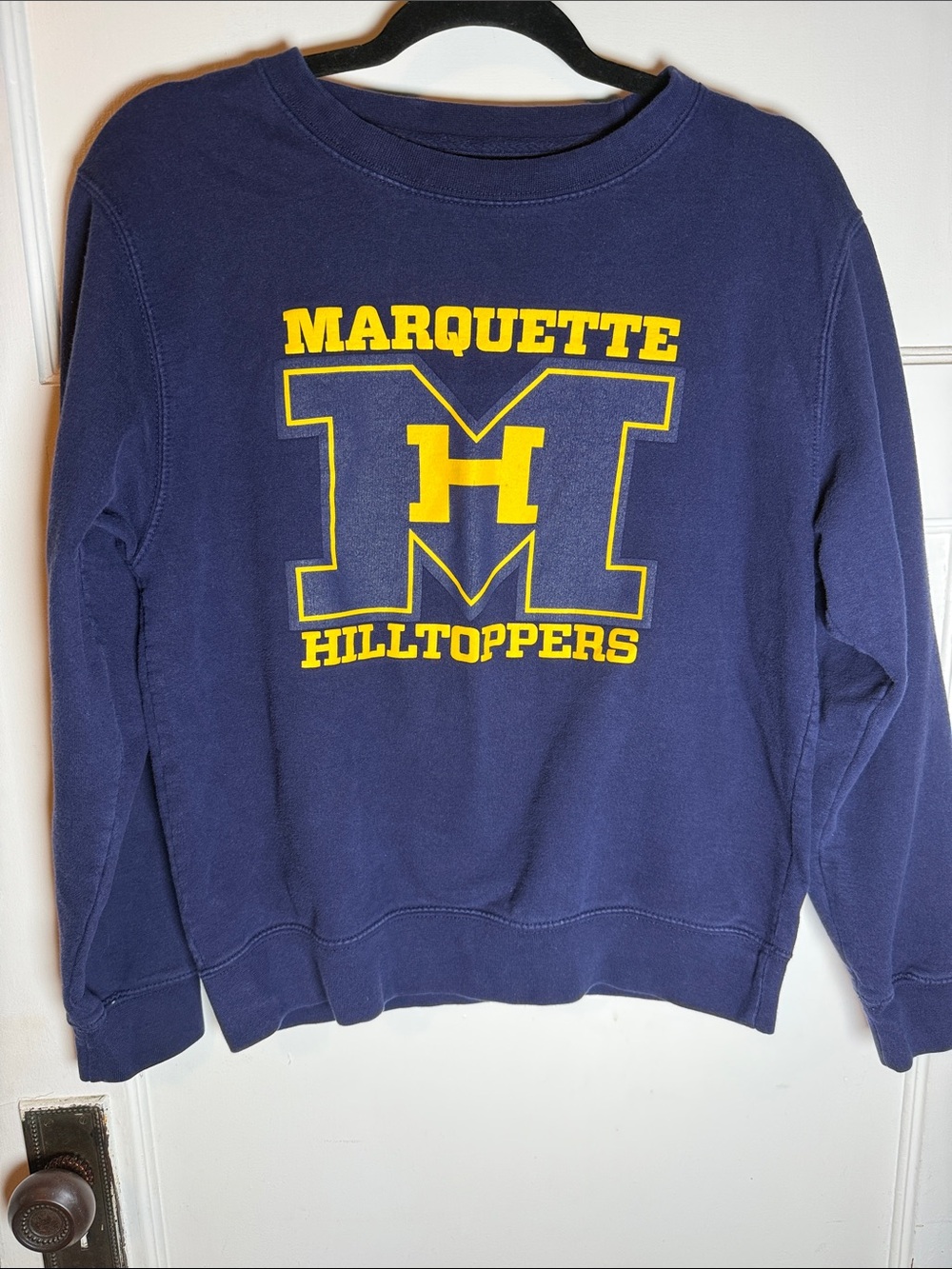 Vintage Marquette Hilltoppers Navy Crewneck Sweatshirt size S/M